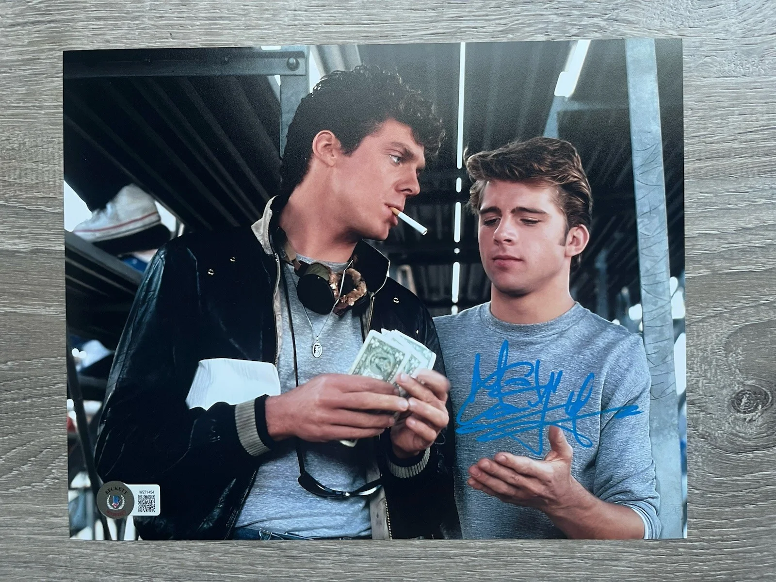 Maxwell Caulfield — Maxwell Caulfield Signed Michael Carrington 8x10 Photo Beckett COA Grease 2, изображение 2