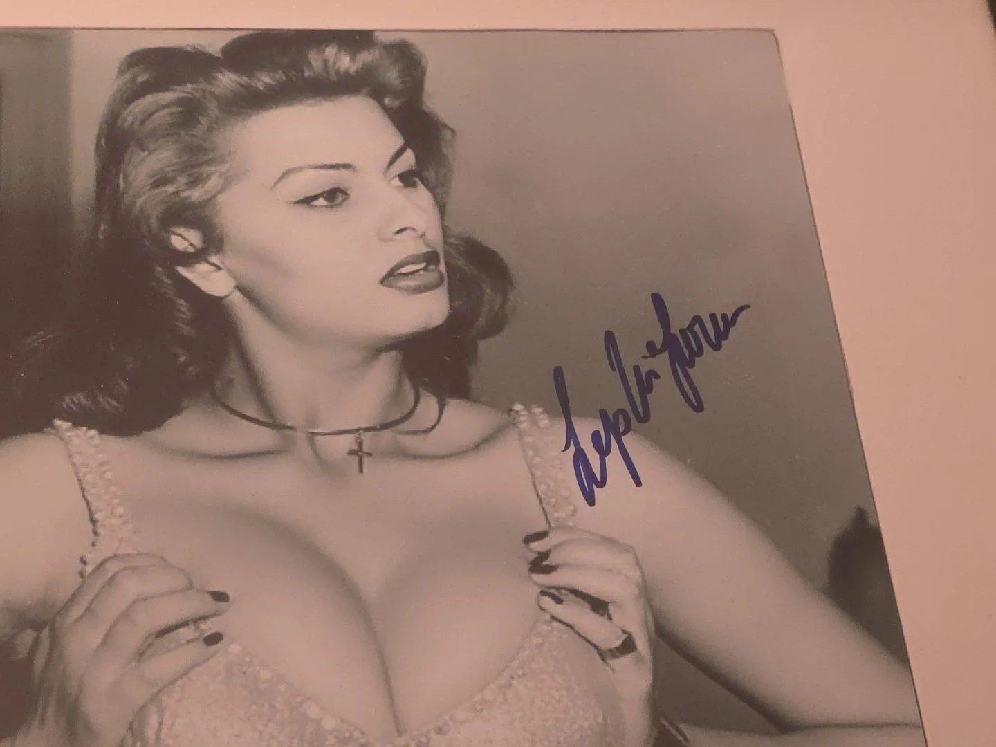 Sofia Loren — SOPHIA LOREN SIGNED/FRAMED 8X10 Autograph COA, image 2