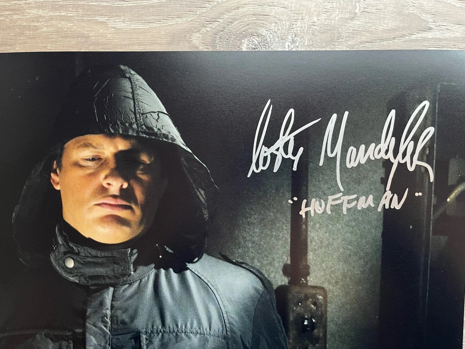 Costas Mandylor — Costas Mandylor Signed Saw 11x14 Photo JSA COA Detective Hoffman Jigsaw Horror, image 3