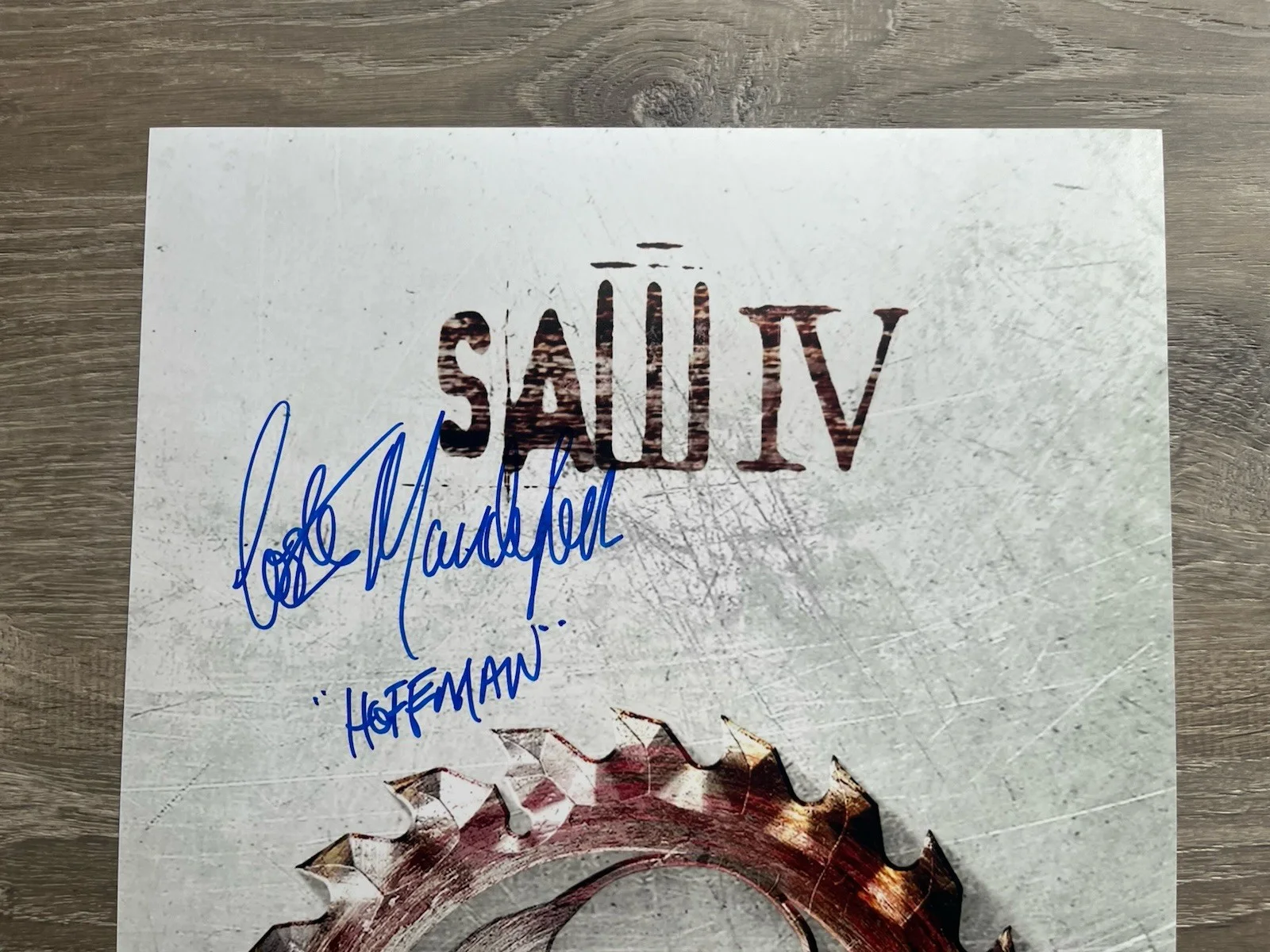 Costas Mandylor — Costas Mandylor Signed Saw IV 11x17 Photo JSA COA Detective Hoffman Horror Auto, изображение 3