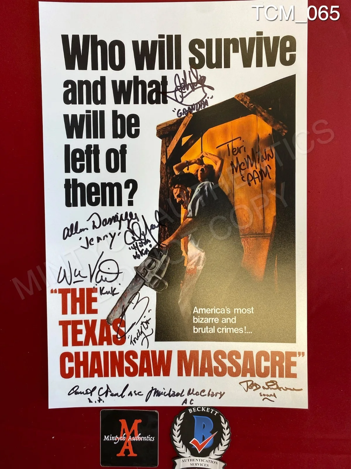 McMinn, Danzinger, Neal, Vail, Dugan, Guinn, McClary, Pearl — The Texas Chainsaw Massacre 1974 cast signed by 9 11x17 photo Beckett COA