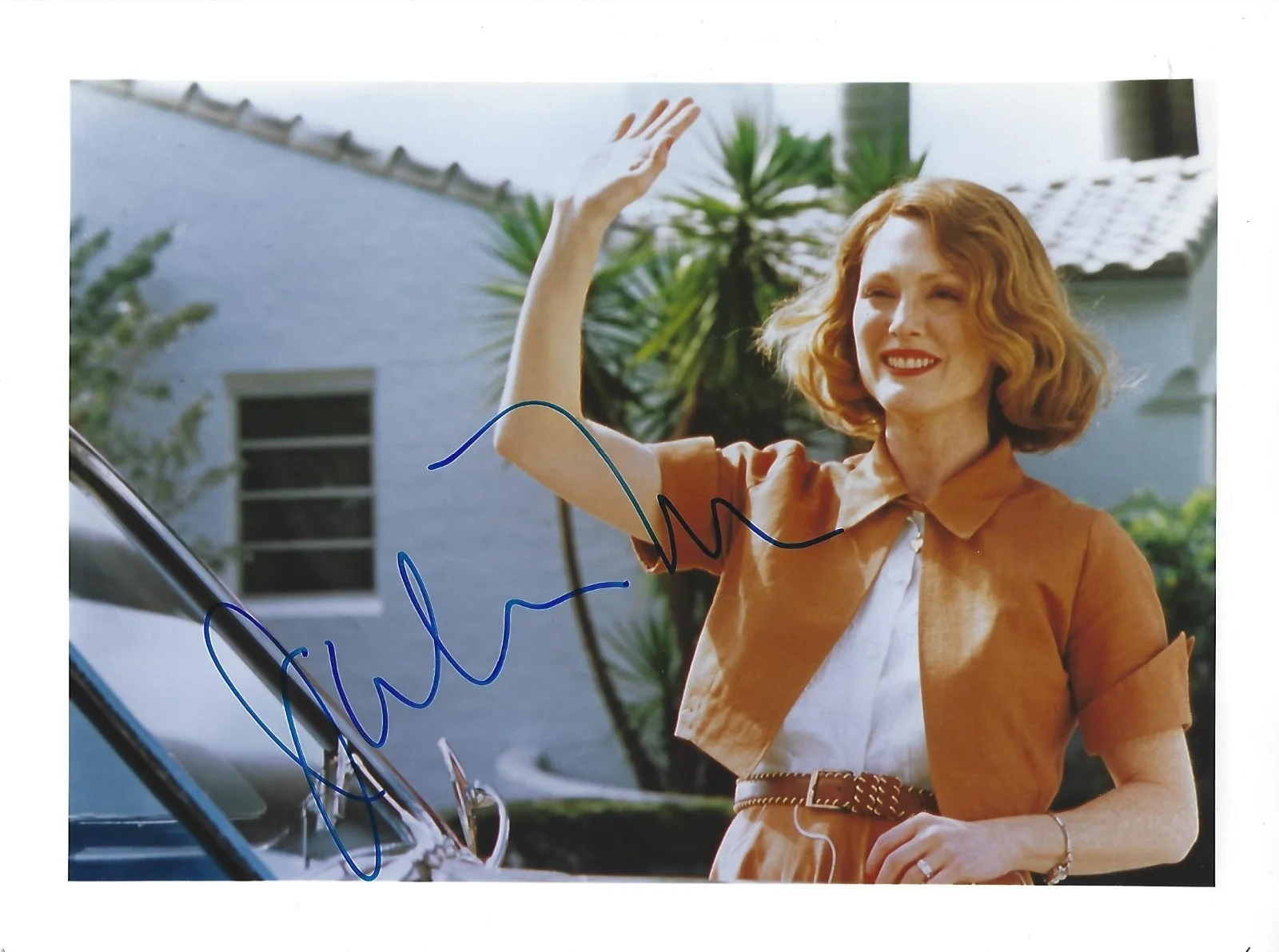 Julianne Moore — Cute JULIANNE MOORE Signed 8 x 10.75 Photo