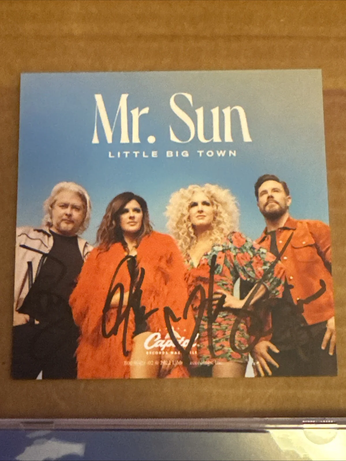 Little Big Town ENTIRE Band AUTOGRAPHED 2022 Mr Sun Art Card and CD, изображение 2