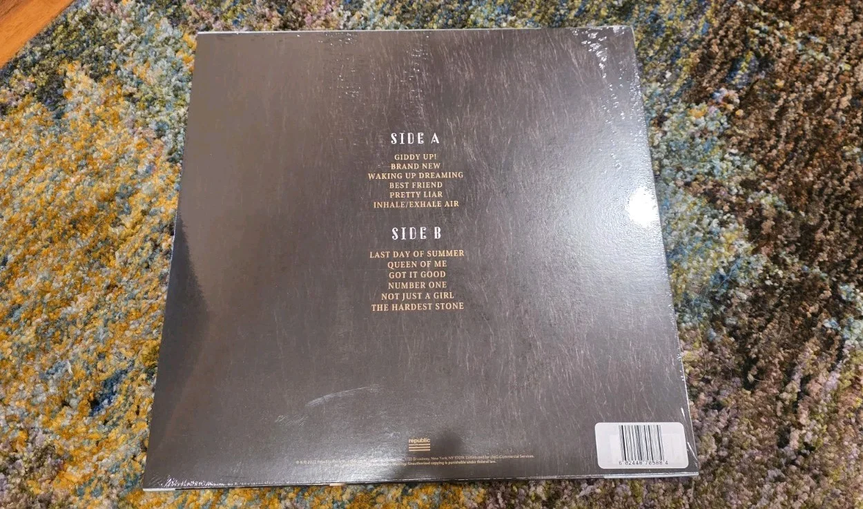 SHANIA TWAIN BRAND NEW VINYL LP ALBUM "QUEEN OF ME" WITH SIGNED INSERT, изображение 2