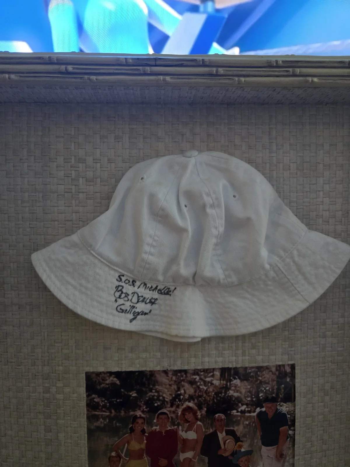 Bob Denver - Gilligan's Island Signed Picture, Hat, And Shirt, image 2