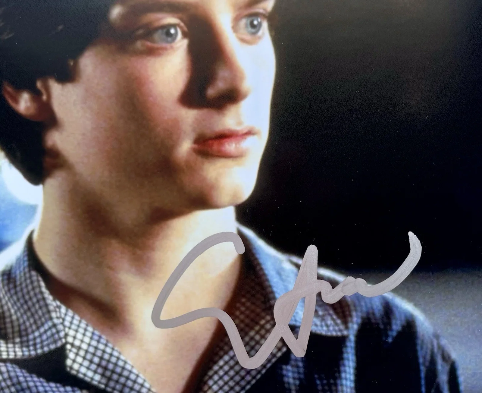 ELIJAH WOOD — ELIJAH WOOD HAND SIGNED AUTOGRAPH 'DEEP IMPACT' 8X10 PHOTO W/ JSA COA, изображение 3