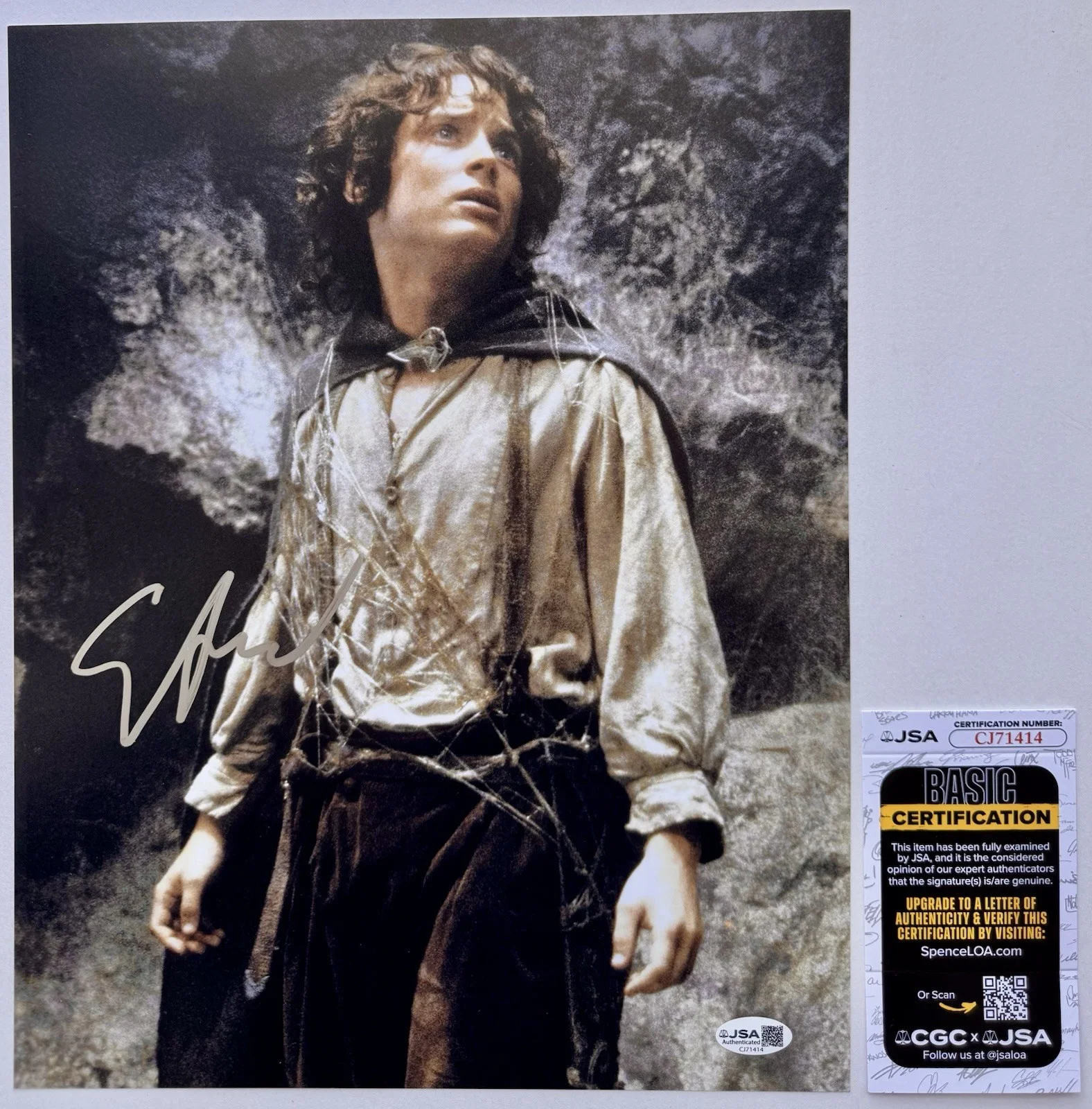 ELIJAH WOOD — ELIJAH WOOD SIGNED AUTOGRAPH 'LORD OF THE RINGS' FRODO 11X14 PHOTO +JSA COA