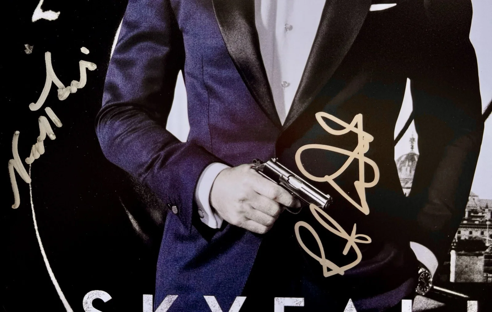 NEAL PURVIS, ROBERT WADE — NEAL PURVIS & ROBERT WADE SIGNED AUTOGRAPH "SKYFALL" 12X18 PHOTO POSTER +JSA COA, изображение 2