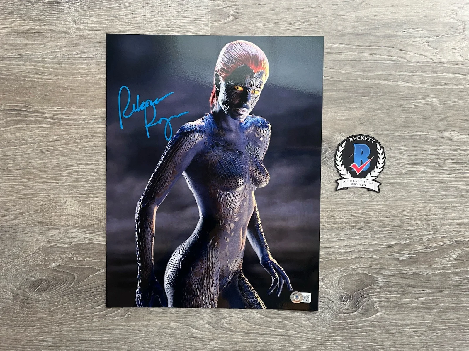 Rebecca Romijn — Rebecca Romijn Signed Mystique Metallic 11x14 Photo Beckett COA X-Men Marvel