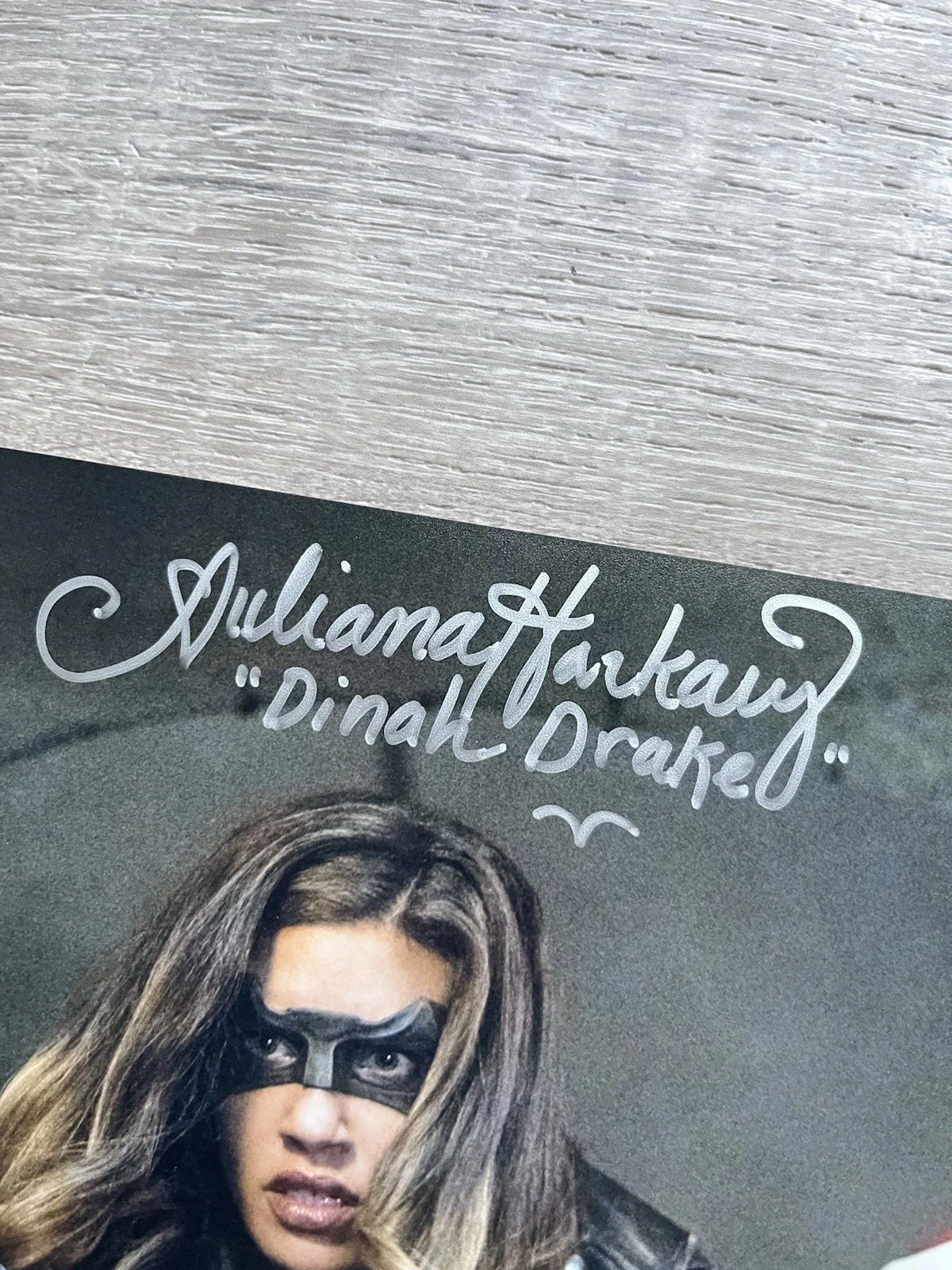 Juliana Harkavy — Juliana Harkavy Signed Black Canary 8x10 Photo ACOA Arrow DC Dinah Drake, изображение 4