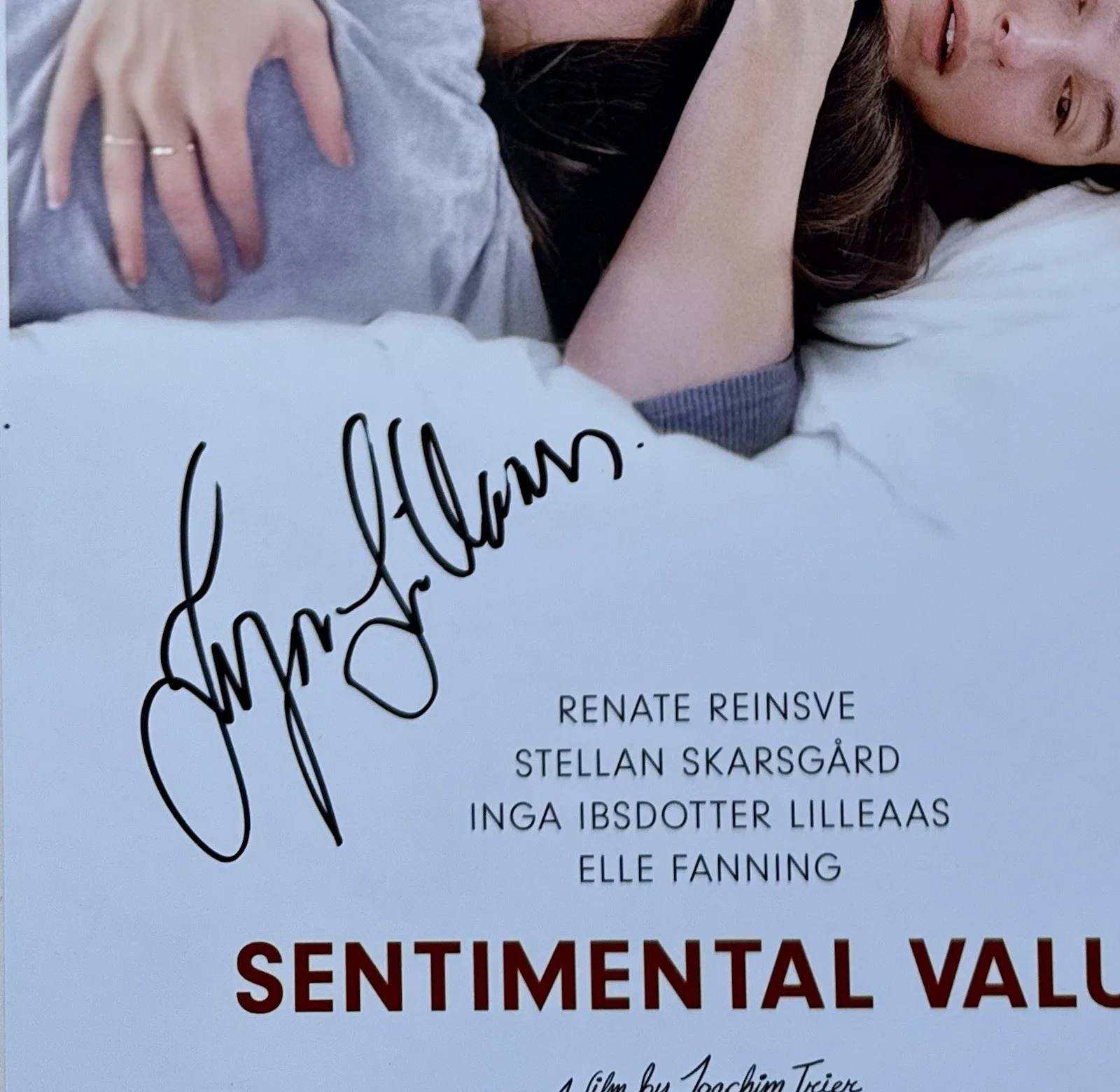 INGA LILLEAAS — INGA LILLEAAS HAND SIGNED AUTOGRAPH 'SENTIMENTAL VALUE' 11X14 PHOTO +JSA COA, image 2