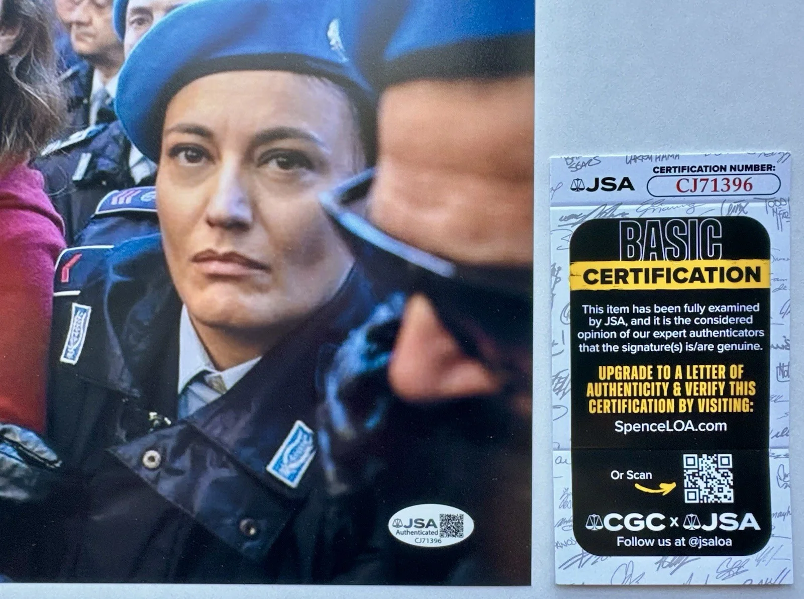 GRACE VAN PATTEN — GRACE VAN PATTEN SIGNED AUTOGRAPH 'TWISTED AMANDA KNOX' 11X14 PHOTO +JSA COA, изображение 3