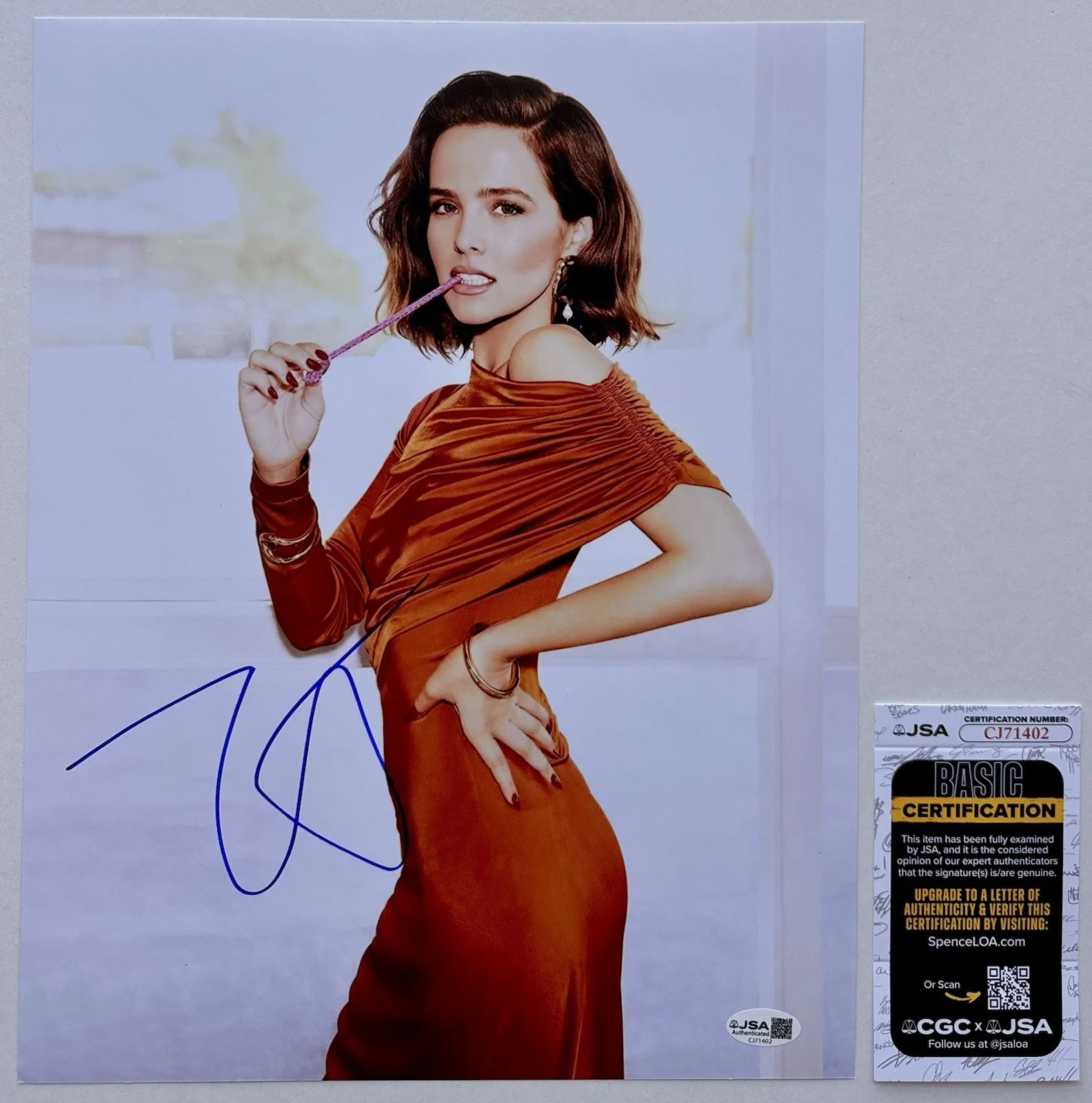 ZOEY DEUTCH — ZOEY DEUTCH HAND SIGNED AUTOGRAPH 11X14 PHOTO +JSA COA, изображение 2