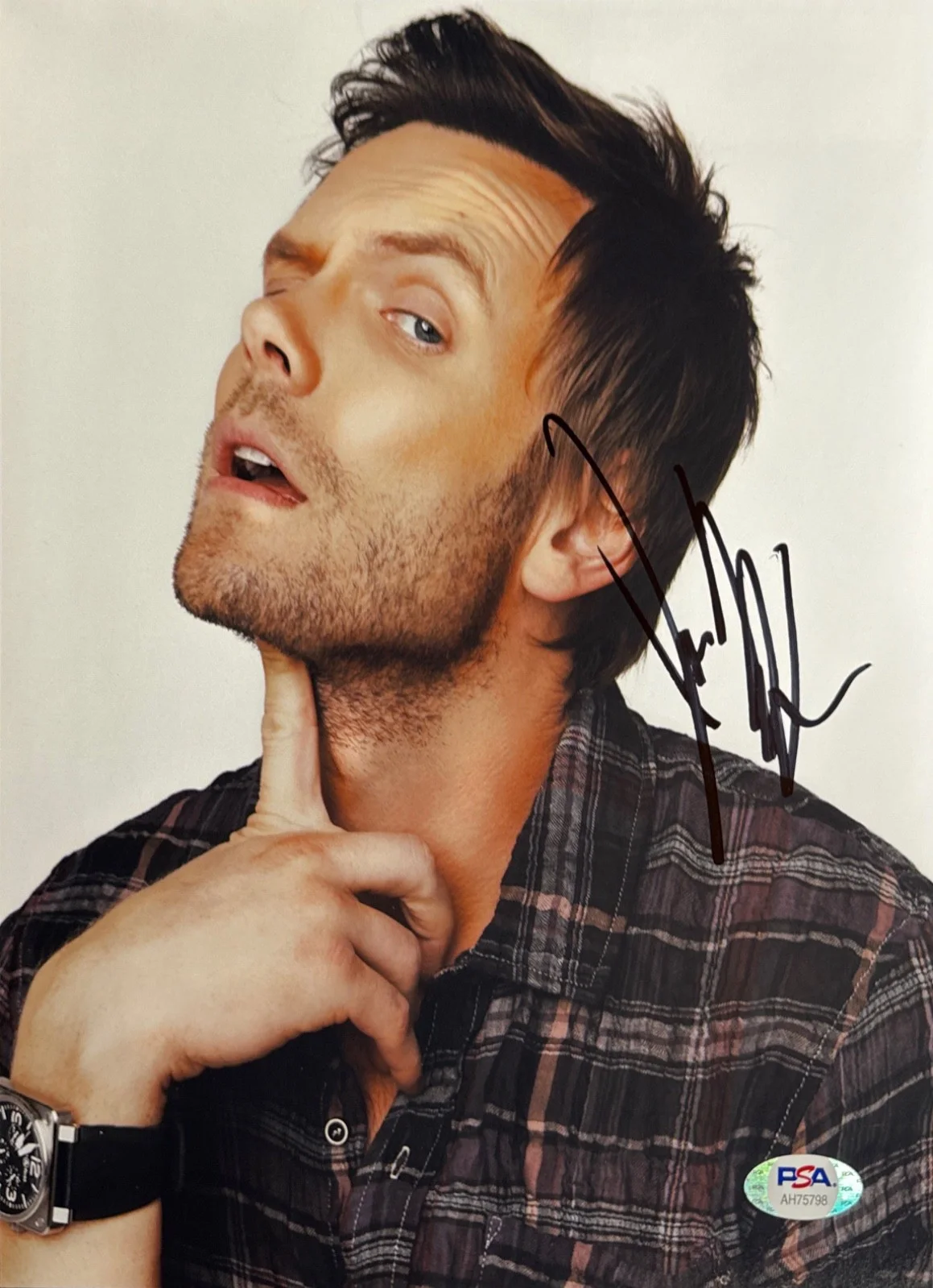 Joel McHale — Joel McHale Signed 8x10 Photo The Soup Ted PSA AH75798