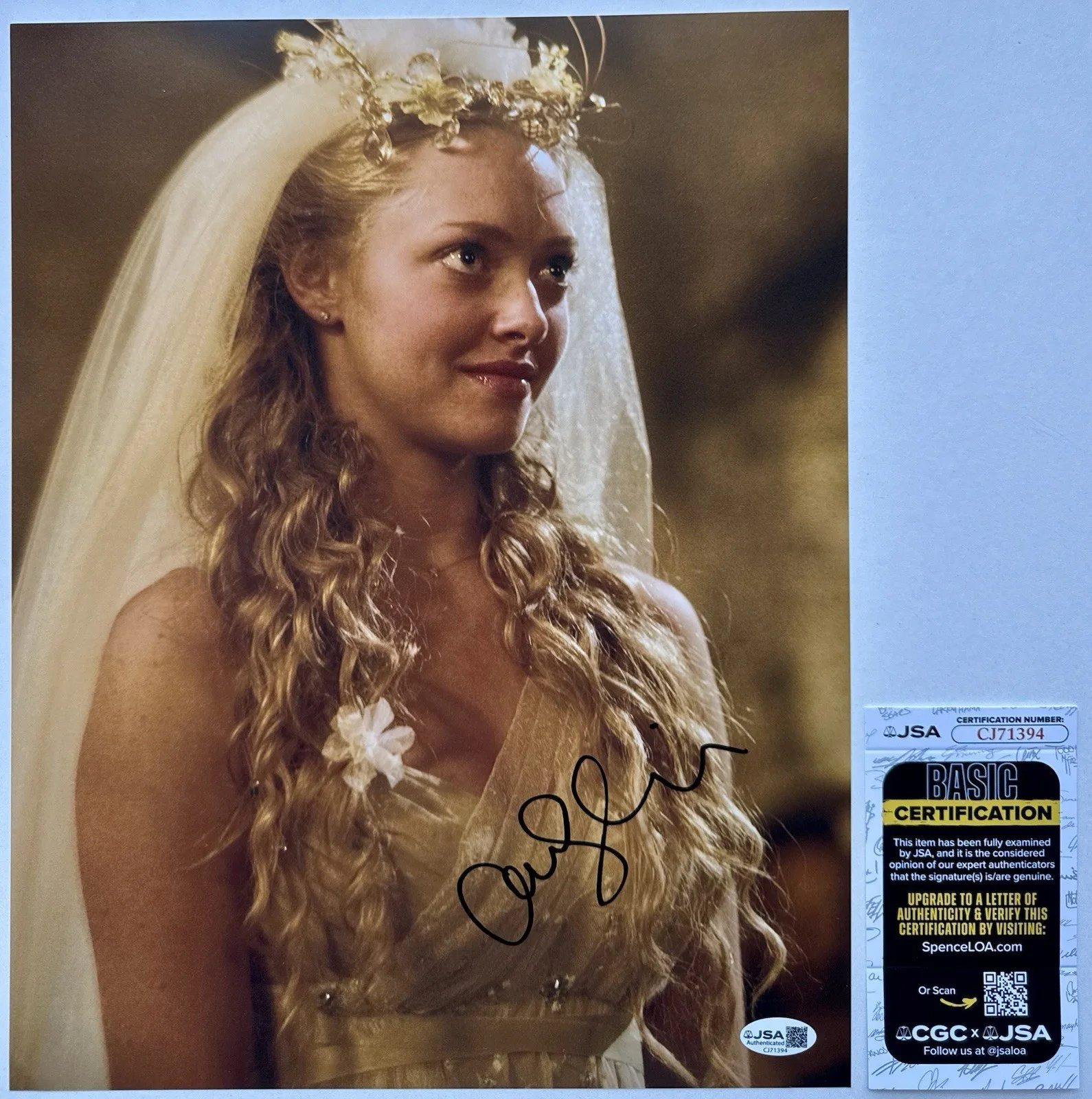 AMANDA SEYFRIED — AMANDA SEYFRIED HAND SIGNED AUTOGRAPH 'MAMMA MIA' 11X14 PHOTO +JSA COA