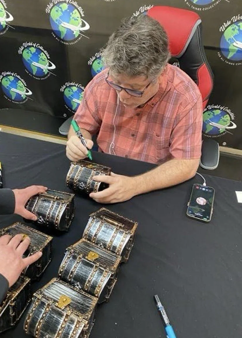 Sean Astin — Sean Astin Signed Toy Treasure Chest Inscribed Mikey-WWOC COA, изображение 2