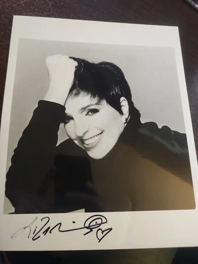 Liza Minnelli — Autographed 8x10 signed Photo Liza Minnelli