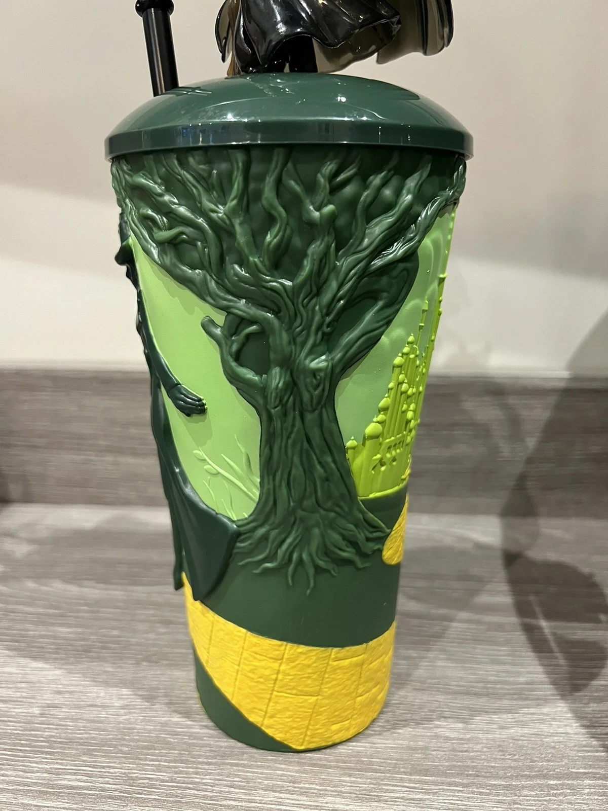 New Elphaba Wicked For Good Gripper Cup Mug 32oz VUE Cinema, изображение 4