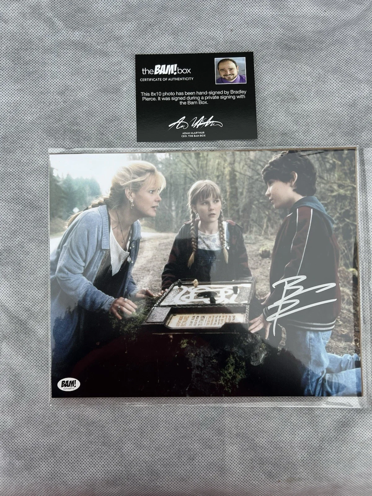 Bradley Pierce — Jumanji - Bradley Pierce "Peter" signed 8x10 photo w/ Bam Box COA, изображение 3