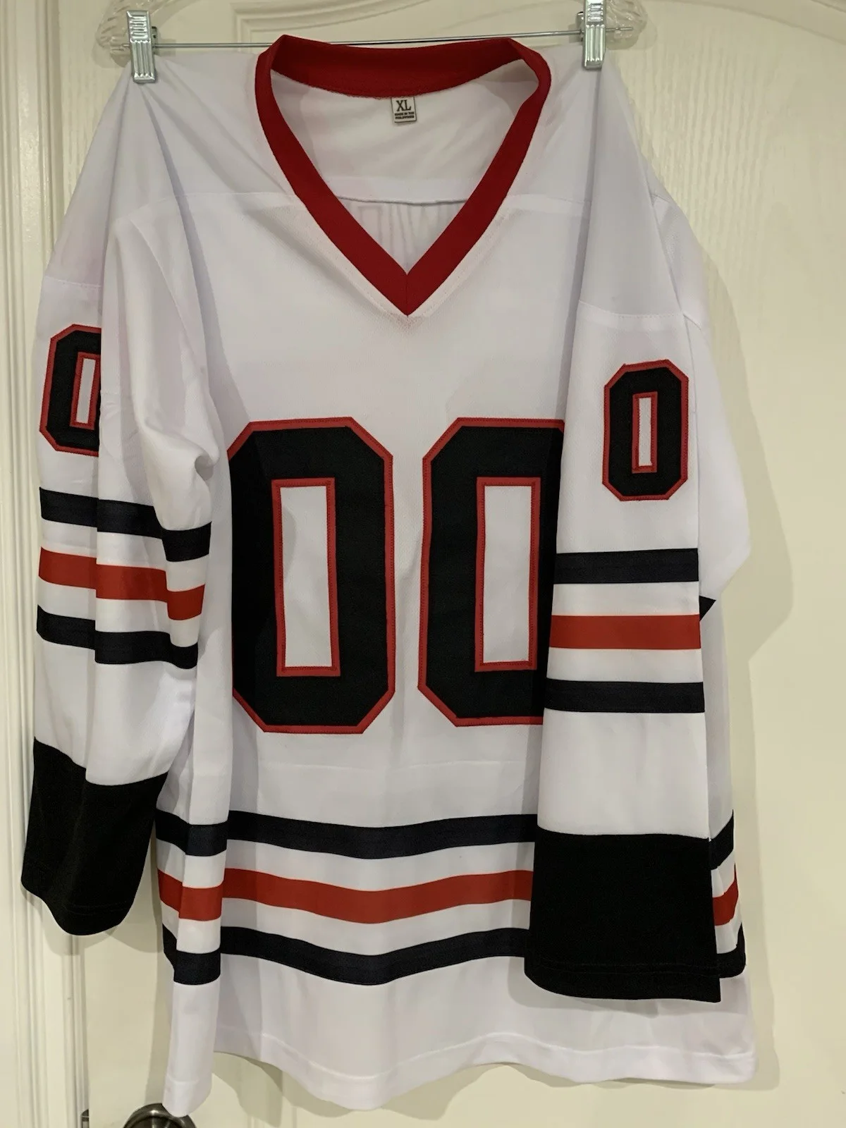 Chevy Chase — Chevy Chase Signed Blackhawks "Griswold "Jersey (Beckett COA) Christmas Vacation, image 3