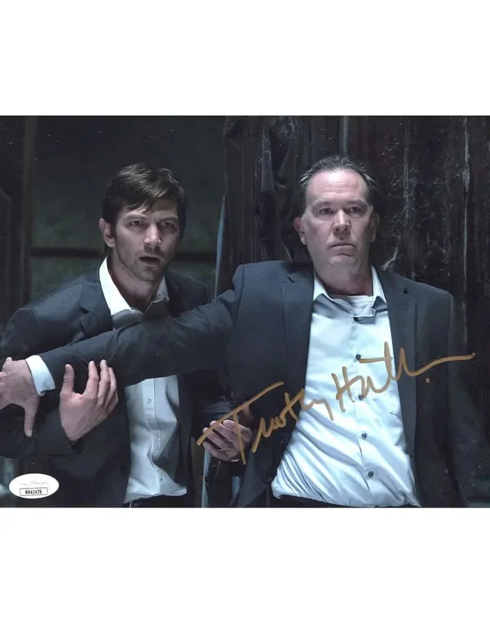 Timothy Hutton — Timothy Hutton signed 8x10 Photo Hugh Crain The Haunting of JSA Authentication