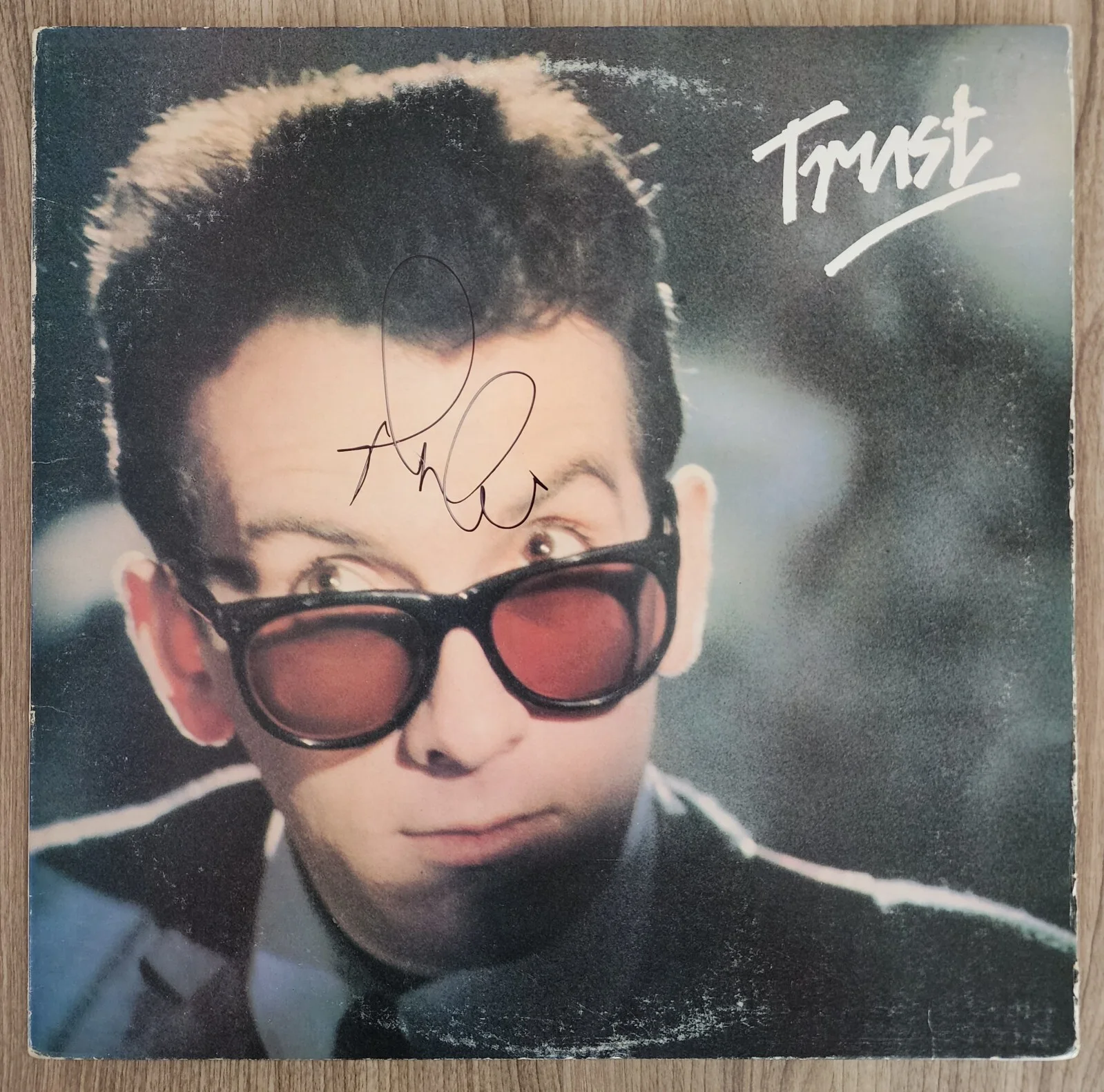 Elvis Costello Signed Trust Vinyl Record LP Album Rock Pop LEGEND RAD, изображение 2