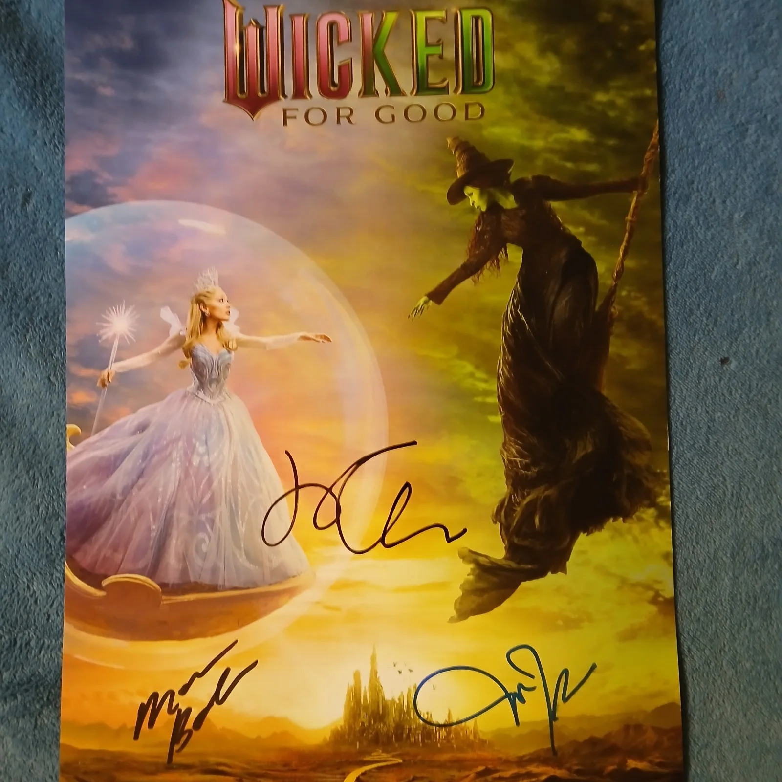 jeff goldblum, michelle yeoh and marissa bode — WICKED FOR GOOD 🔥 11X17 CAST SIGNED PHOTO 📸 (GOLDBLUM/YEOH) 🔥