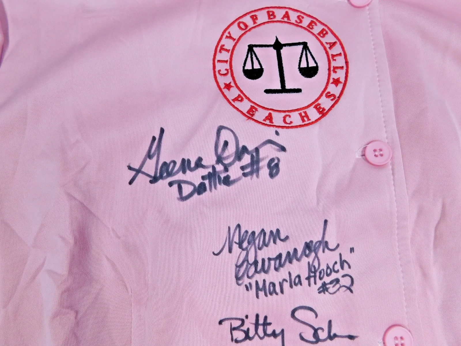 rosie o'donnell — League of Their Own Signed Uniform Geena Davis Lori Petty Schram Cavanagh JSA B, изображение 3