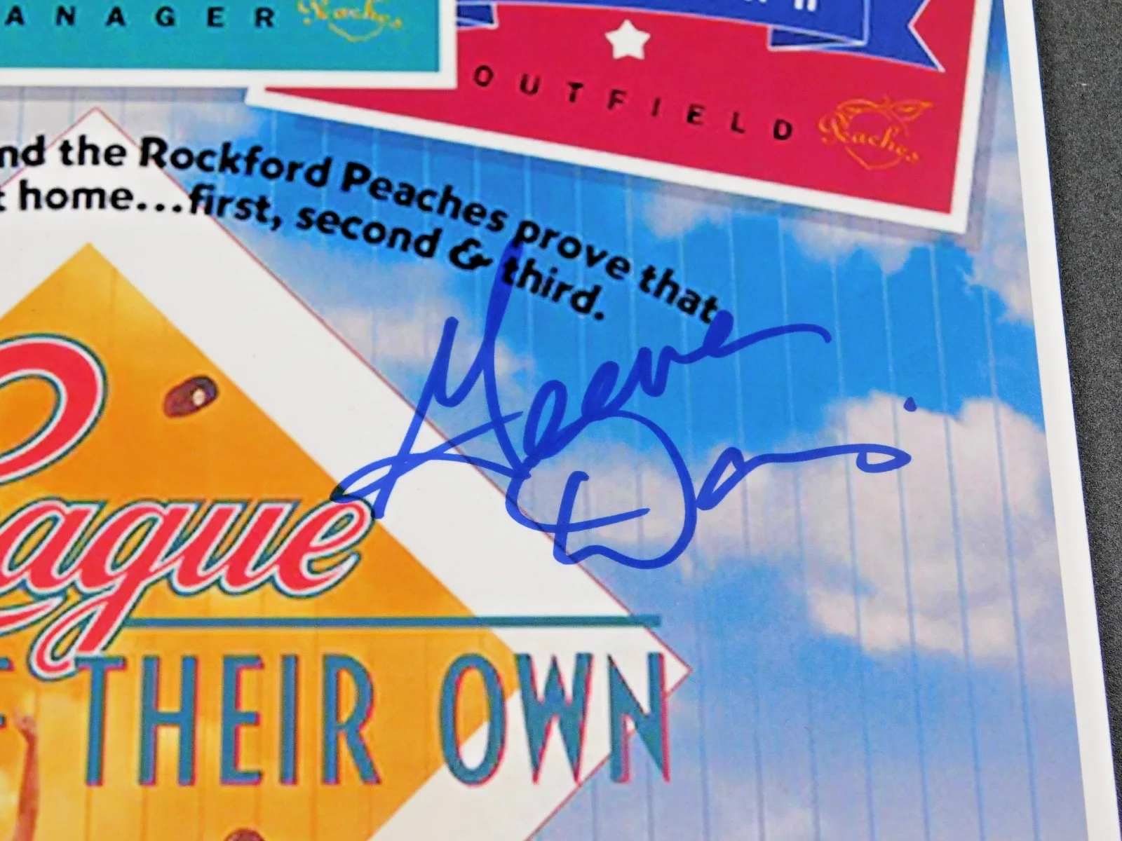 rosie o'donnell — League of Their Own Signed 11x17 Geena Davis Lori Petty Schram Cavanagh JSA COA, image 2