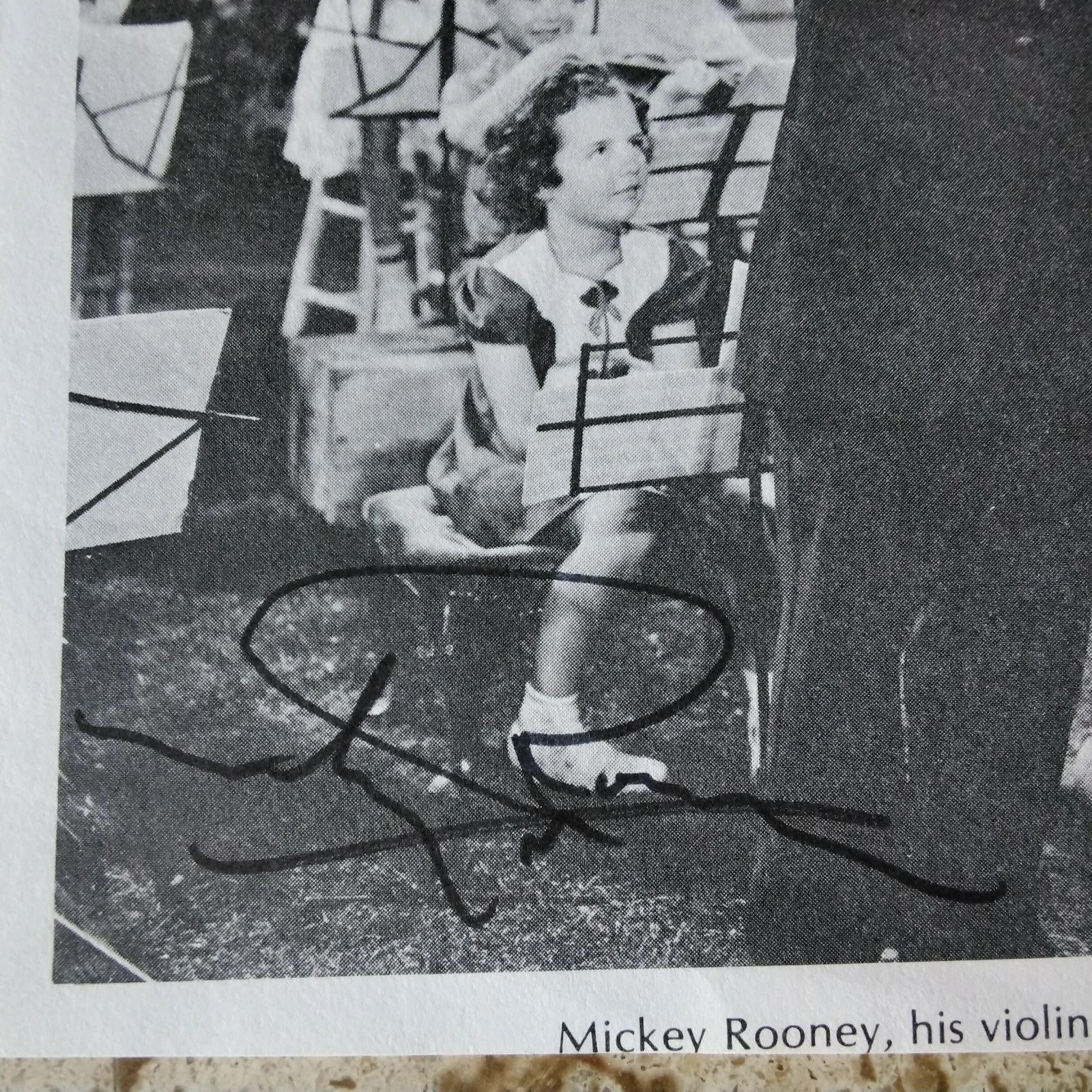 Mickey Rooney SIGNED Photo MGM Movie Actor Andy Hardy Judy Garland Babes in Arms, изображение 4