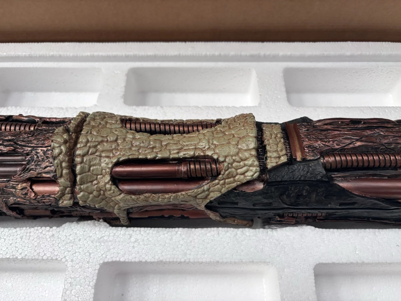 Boxed Master Replicas Predator 2 Spear 1:1 Scale Prop Replica Display bracket, image 5