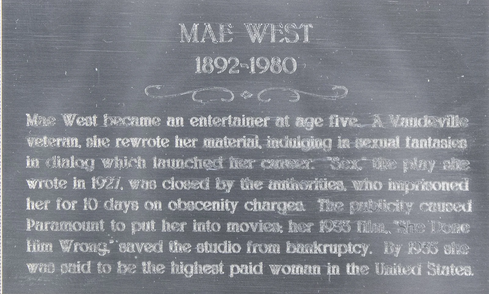Mae West — MAE WEST - AUTOGRAPHED SIGNED POSTER, image 4