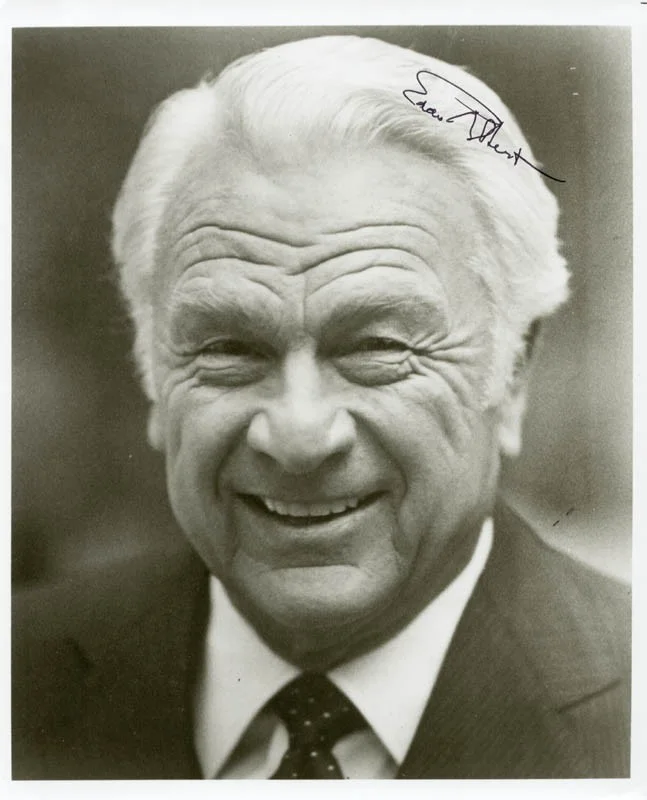 Eddie Albert — EDDIE ALBERT - AUTOGRAPHED SIGNED PHOTOGRAPH