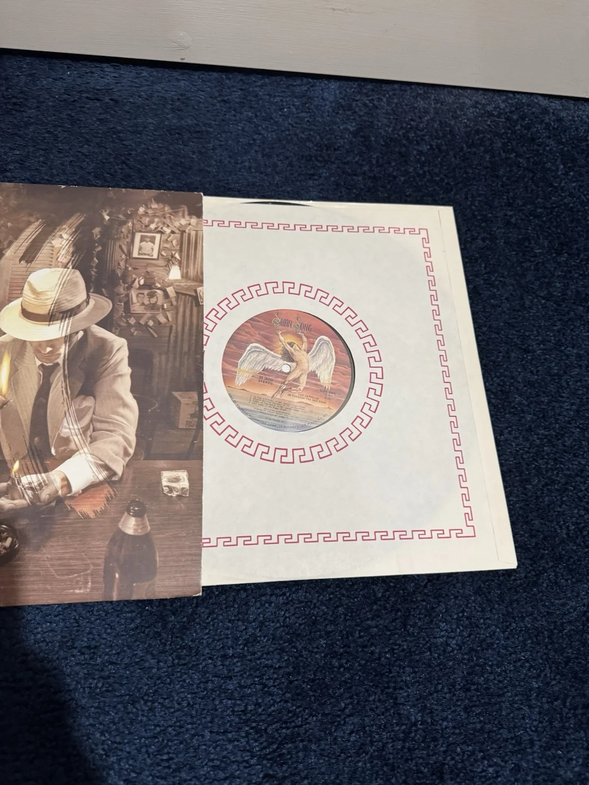 Led Zeppelin In Through The Out Door Album Signed By Robert Plant Beckett LOA, изображение 4
