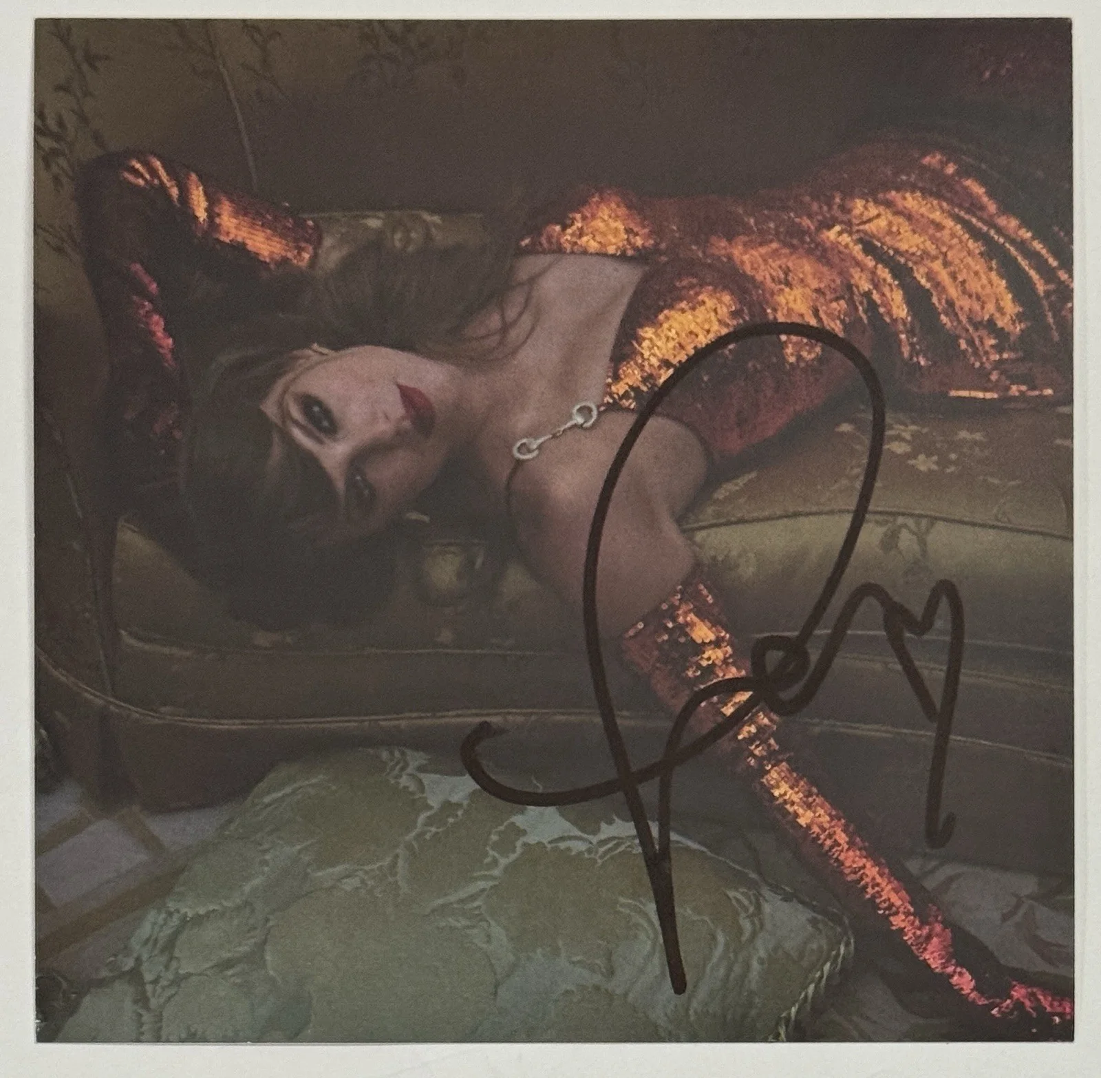 FRAMED AUTOGRAPH HEART TAYLOR SWIFT LIFE SHOWGIRL PHOTO #2 & CD BAS BECKETT COA, изображение 2