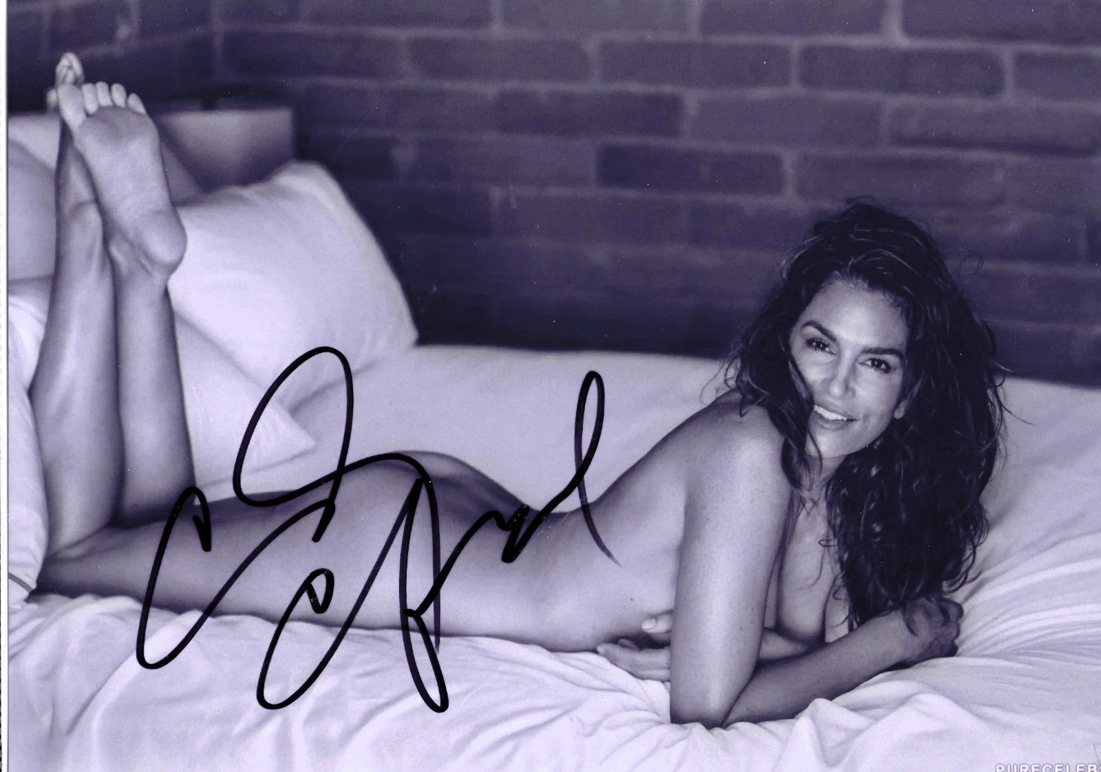 cindy crawford — CINDY CRAWFORD SIGNED ... 8x12 with COA