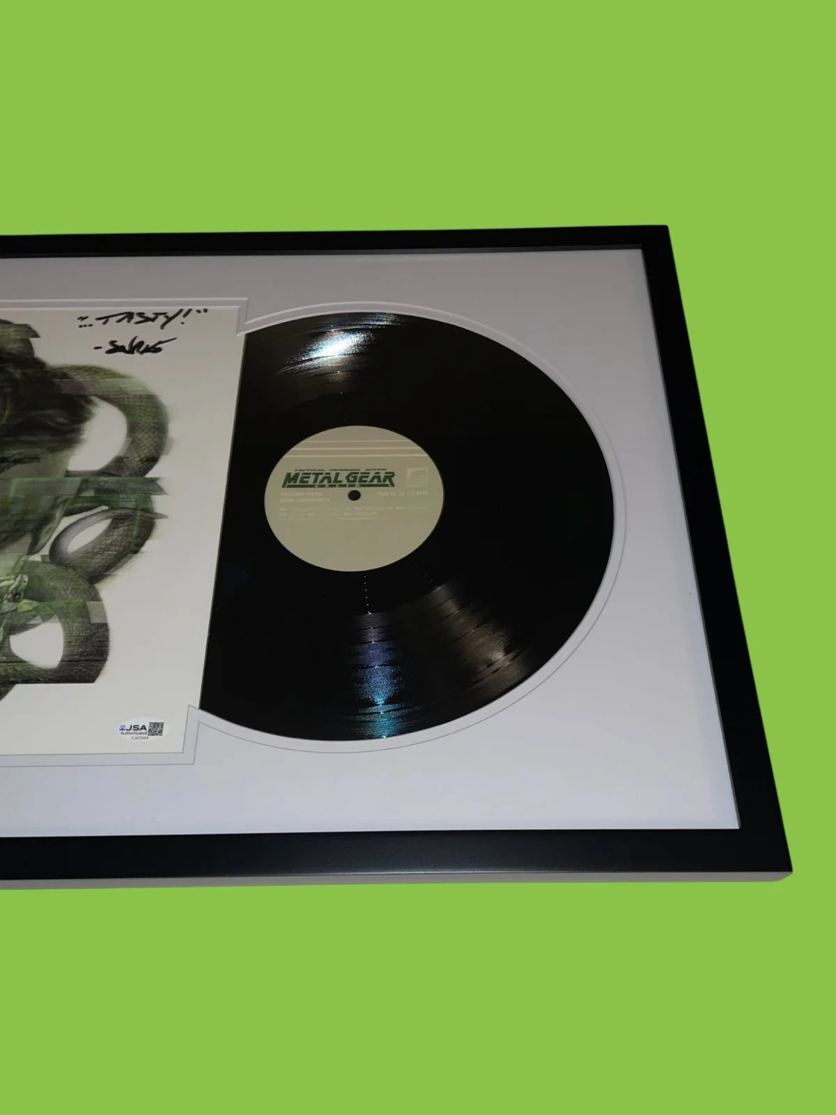 David Hayter — David Hayter Signed Metal Gear Solid Green Smoke Framed Mondo Vinyl JSA COA, image 5
