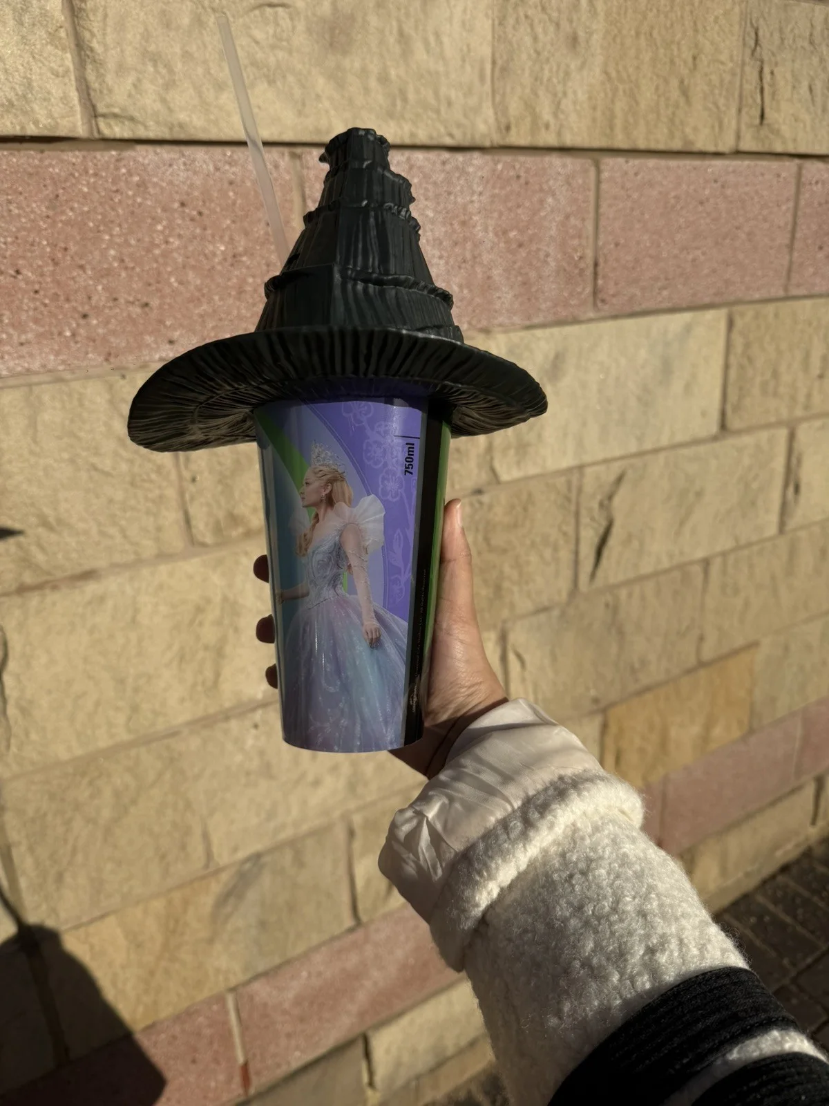 Wicked For Good 💚 🩷 Cinema Exclusive Cup with Elphaba Hat Lid (32oz), image 2