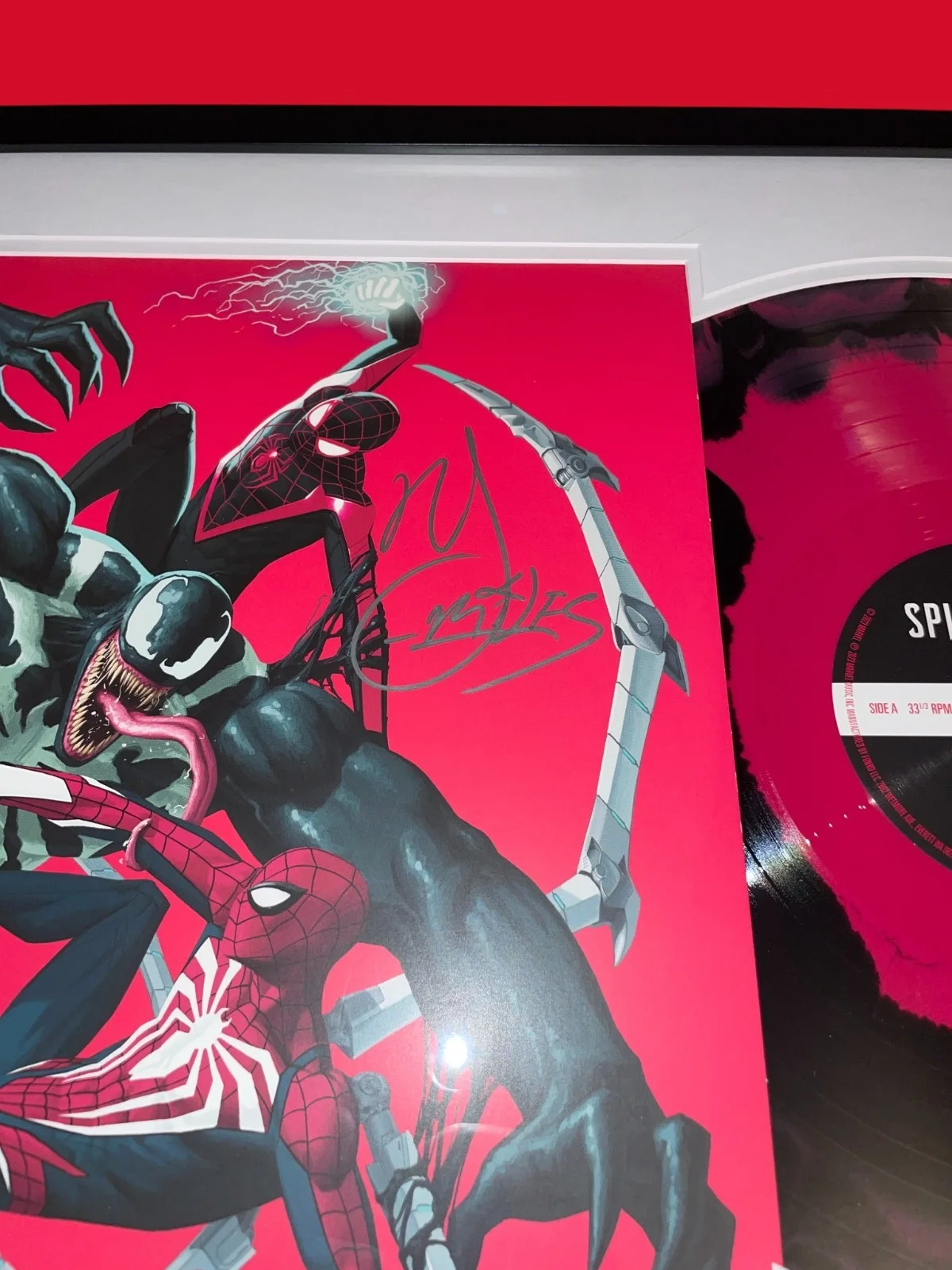 Yuri Lowenthal, Nadji Jeter — Yuri Lowenthal & Nadji Jeter Signed Spider-Man 2 Framed Mondo Vinyl JSA COA, изображение 5