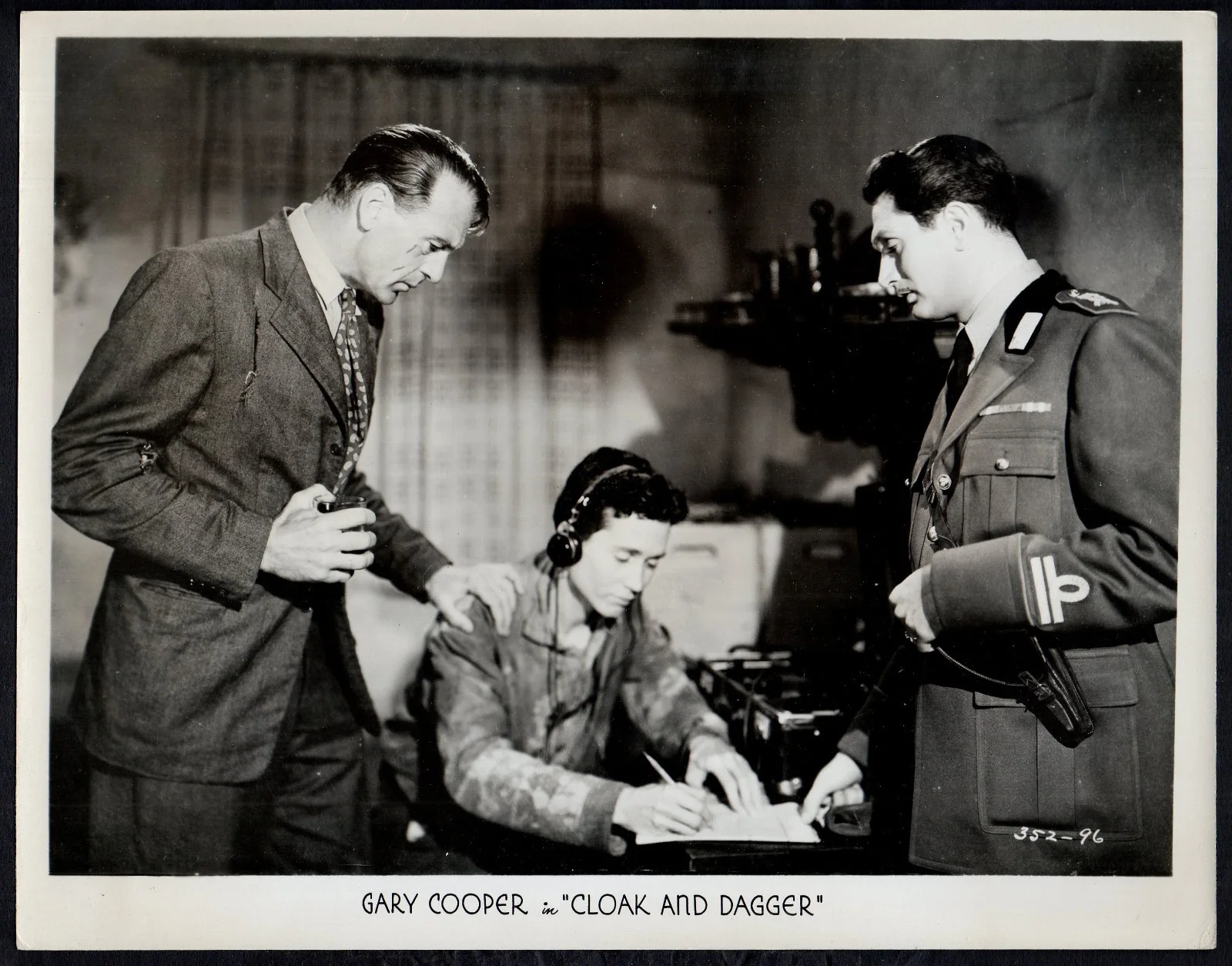 CLOAK AND DAGGER 1946 Gary Cooper, Robert Alda, Lilli Palmer 7 10x8 STILLS, image 5