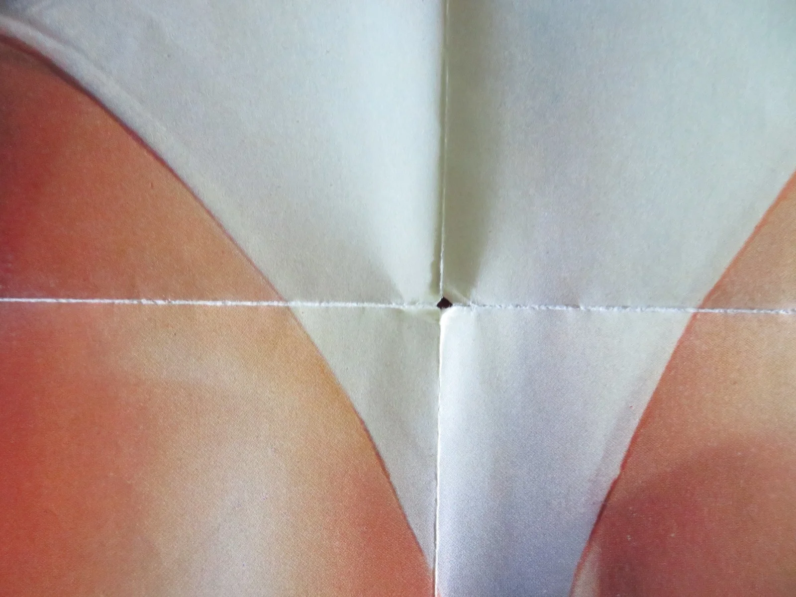 HOT RESORT FOLDED US ONE SHEET POSTER CANNON TOM PARSEKIAN MICHAEL BERZ 1985, image 3