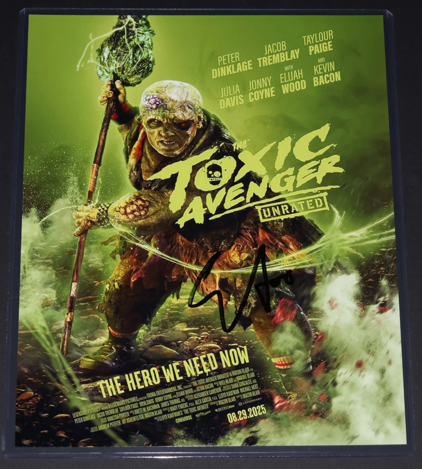 Elijah Wood — ELIJAH WOOD Signed TOXIC AVENGER 8X10 PHOTO autograph + PROOF