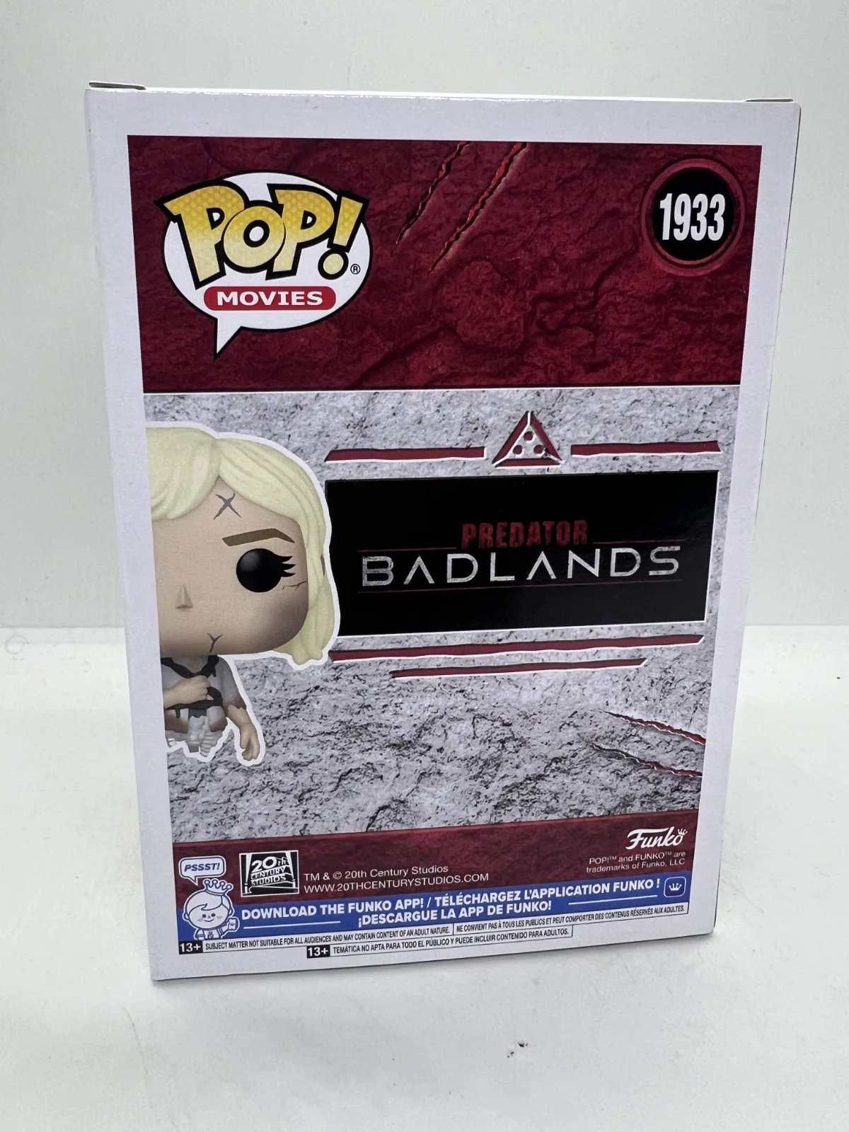 elle fanning — Elle Fanning Signed Predator Badlands Funko Pop #1933 SWAU #1, изображение 3