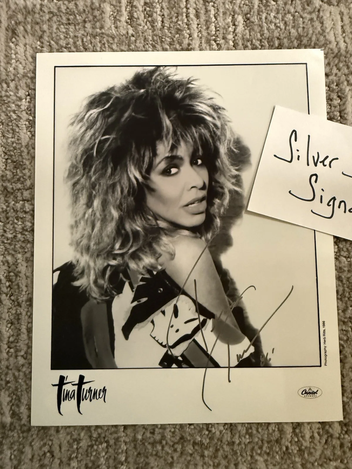 Tina Turner Stunning Hand Signed Autograph JSA COA 8x10 1986 Break Every Rule, изображение 2