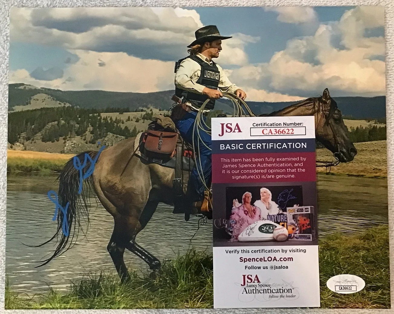 Luke Grimes — LUKE GRIMES Signed Yellowstone Kayce Dutton 8x10 Riding Horse JSA Coa, изображение 2