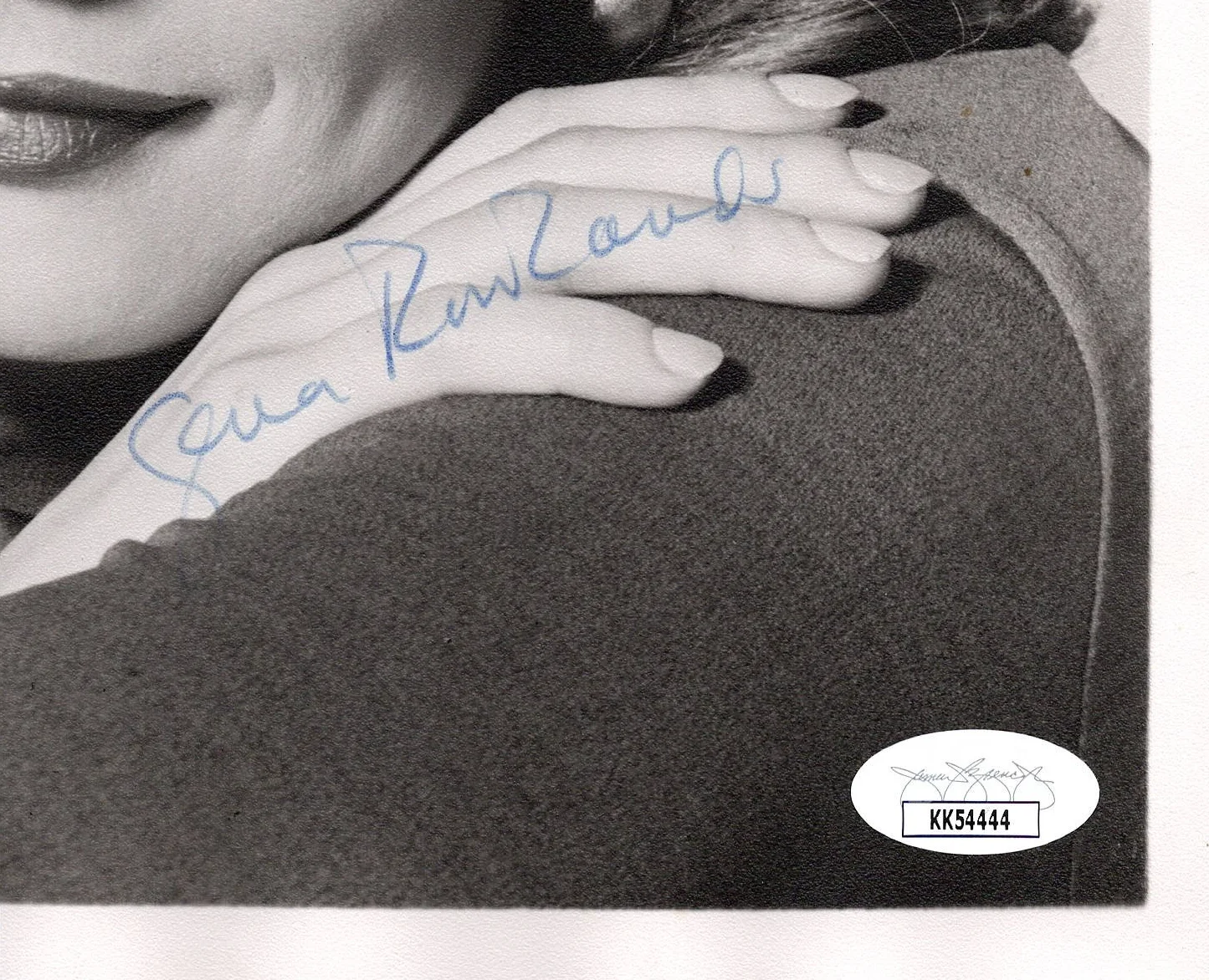 Gena Rowlands — Gena Rowlands Signed Vintage 8x10 B&W Photo - JSA Authentication, image 2