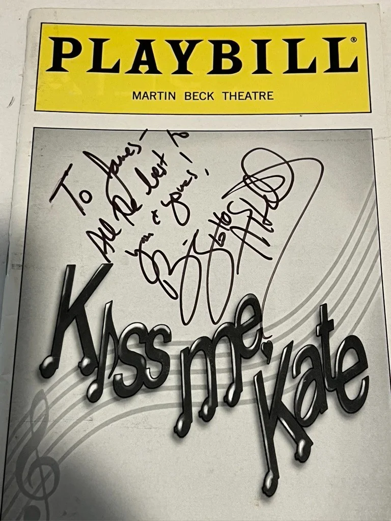 Kiss Me Kate Hand Signed Playbill Brian Stokes Mitchell February 2000, изображение 2