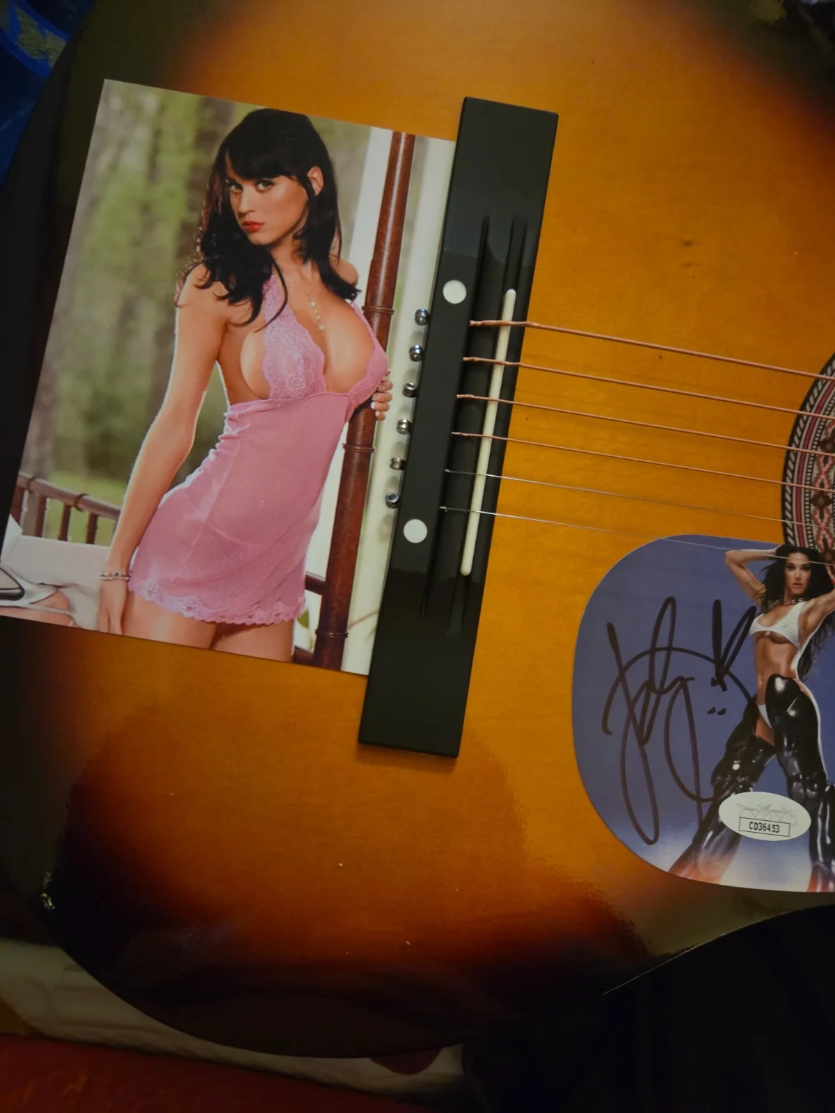 KATY PERRY autogtaphed SIGNED full size acoustic GUITAR 38" JSA mint, image 3