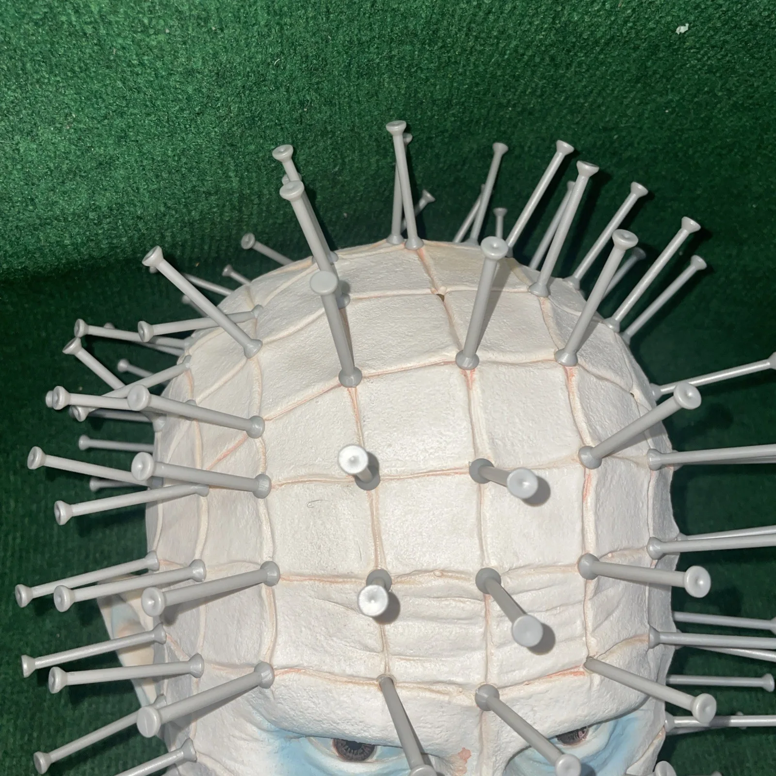 DOUG BRADLEY — DOUG BRADLEY PINHEAD HELLRAISER AUTOGRAPHED MASK BECKETT, image 3