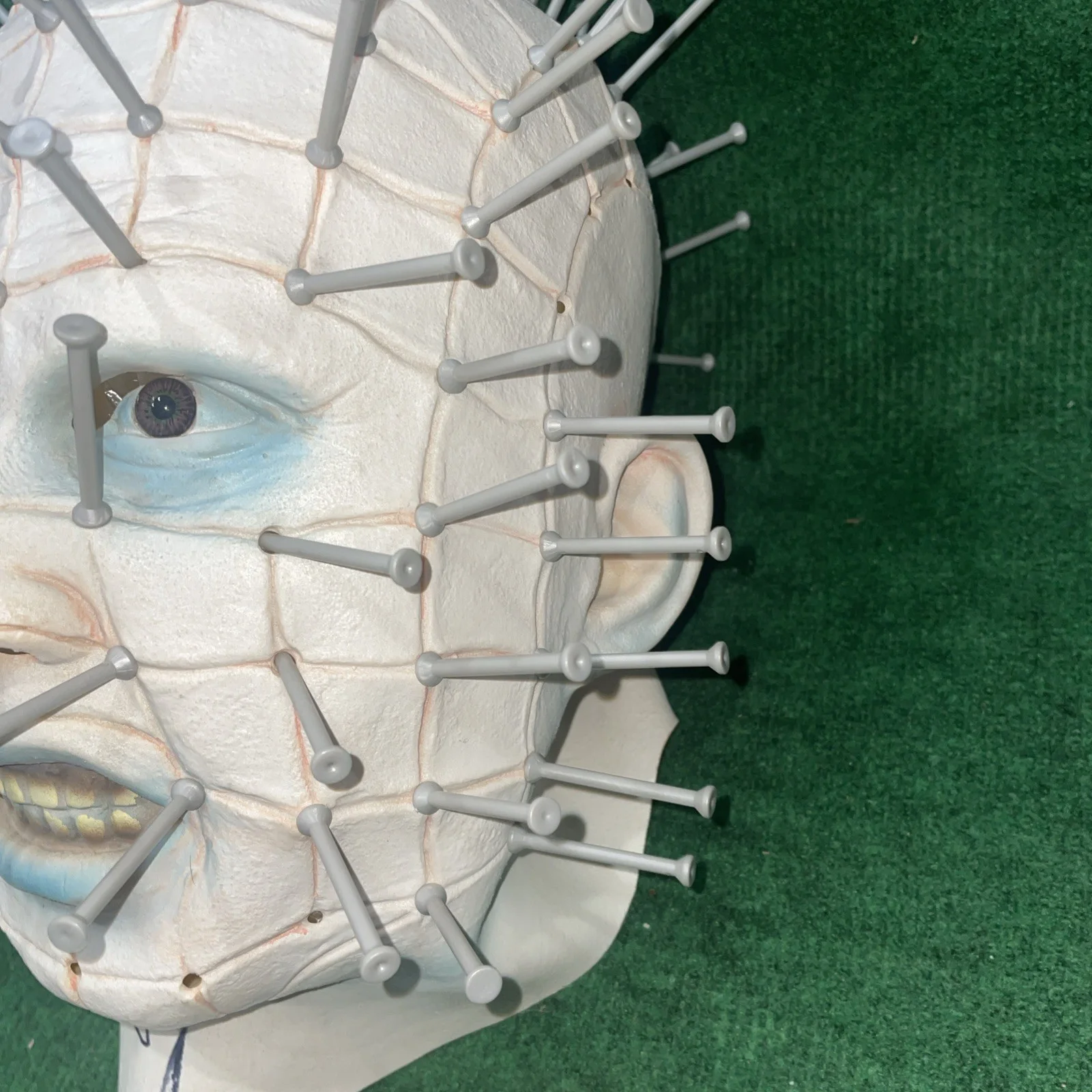 DOUG BRADLEY — DOUG BRADLEY PINHEAD HELLRAISER AUTOGRAPHED MASK BECKETT, image 4